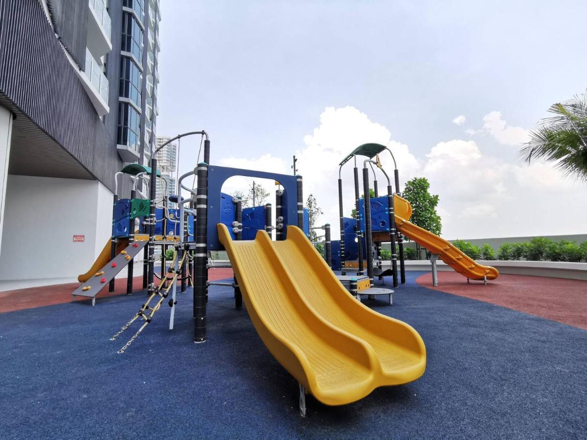 Almas Puteri Harbour Nusajaya Suite Room Exclusive Room 5 Min To Legoaland By Homespace المظهر الخارجي الصورة